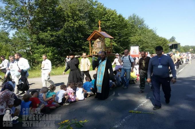 Віруючі Борисполя відстоюють Всеукраїнський Хресний хід через місто