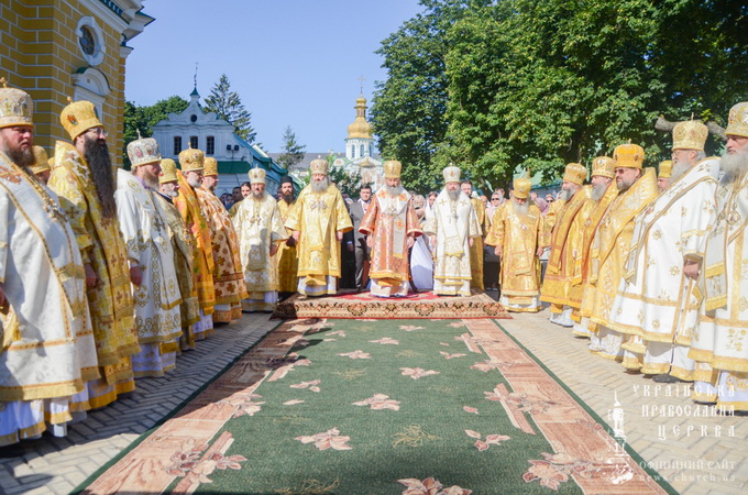 В Киево-Печерской Лавре встретили Афонские иконы и почтили память святой княгини Ольги (ВИДЕО)