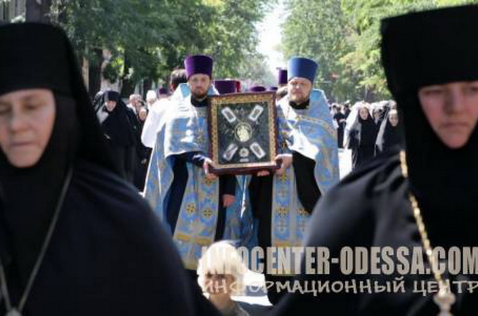 Одеський «Автомайдан» заблокував паломників Хресного ходу