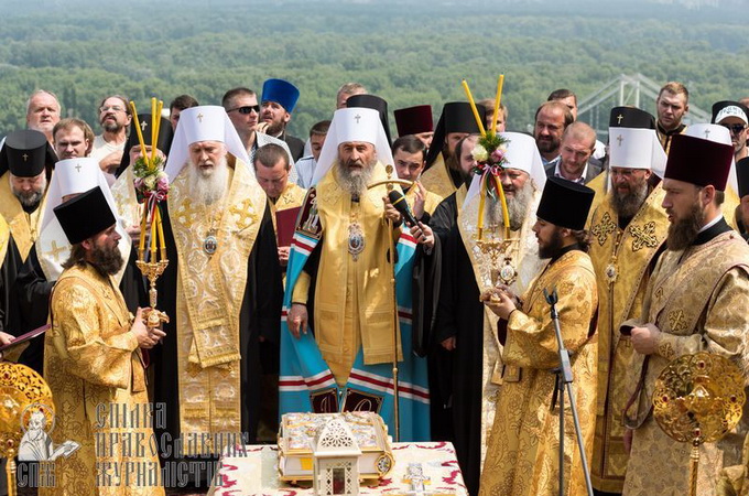 Предстоятель УПЦ: Бог готовий дати Свою милість. Нам потрібно відкрити свої душі