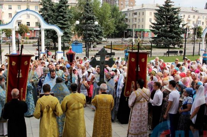 Луганський храм УПЦ хресним ходом відзначив своє 5-річчя