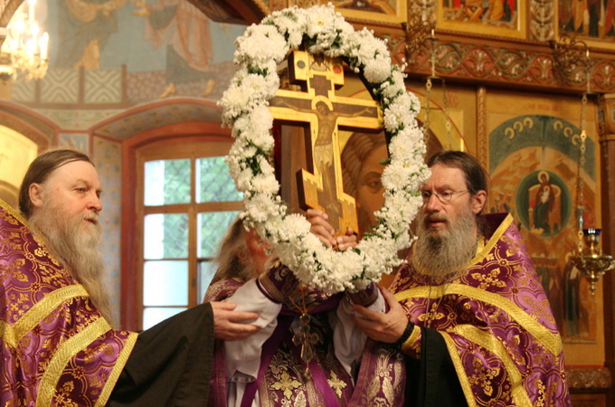 14 серпня Церква вшановує Винесення Чесних Древ Животворчого Хреста Господнього