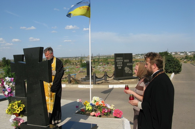 У Запорізькій та Херсонській єпархіях УПЦ у річницю Іловайської трагедії вшанували пам'ять загиблих