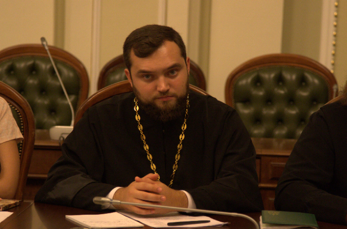 Ukraine is forced into the abyss of religious conflict, – expert 