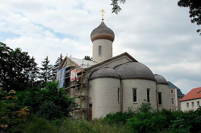 Батько генканцлера Меркель допоміг відкрити православний монастир у Німеччині