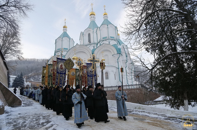 В Святогорской Лавре встретили великие святыни Божией Матери (ФОТО)