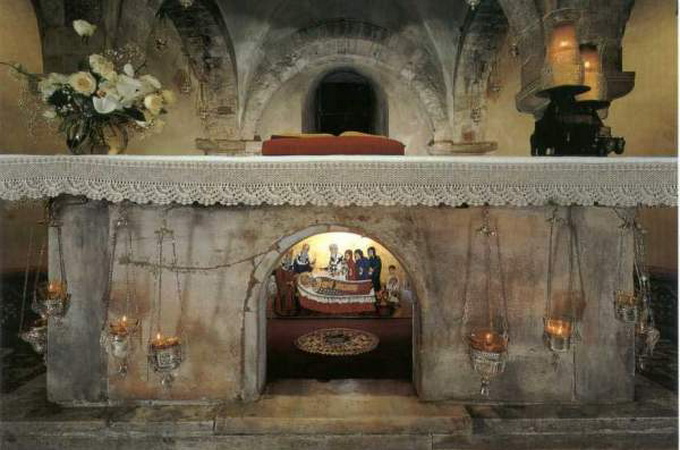 Patriarch Bartholomew along with Catholics venerates the relics of St. Nicholas