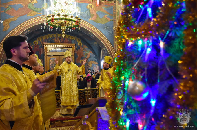 Духовенство та віруючі єпархій УПЦ зустріли Новий Рік молитвою (ФОТО, ВІДЕО)