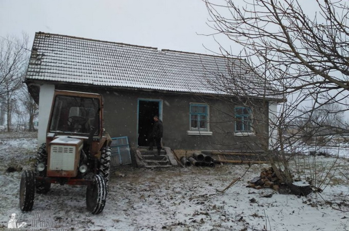 У Колосовій віруючі УПЦ почали будувати новий храм замість захопленого розкольниками