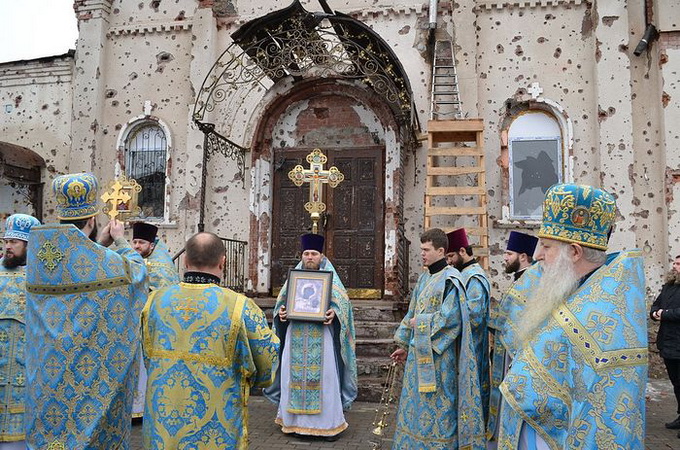 Престольный праздник в Иверском монастыре Донецка прошел под обстрелами (ФОТО, ВИДЕО)