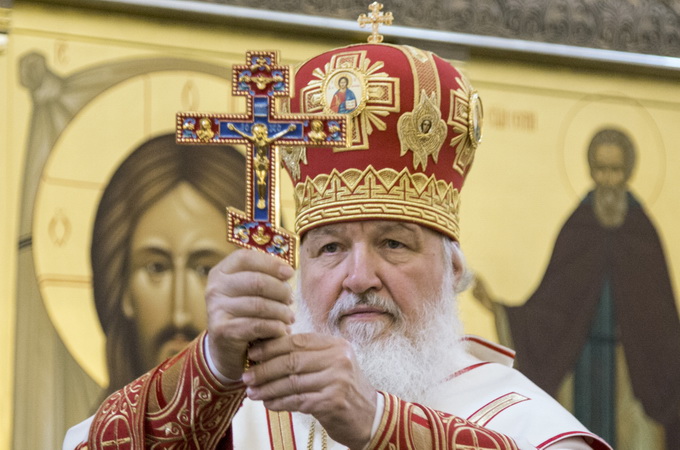 В праздник Пасхи предстоятель РПЦ призвал верующих отказаться от эгоизма