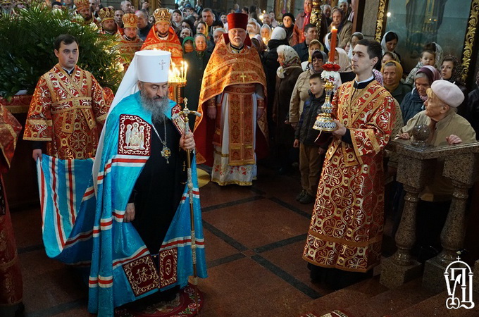 Primate of UOC congratulates women on Sunday of Holy Myrrh-Bearers (PHOTOS)