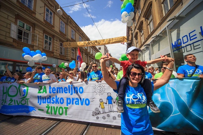 В Хорватии прошли марши против абортов