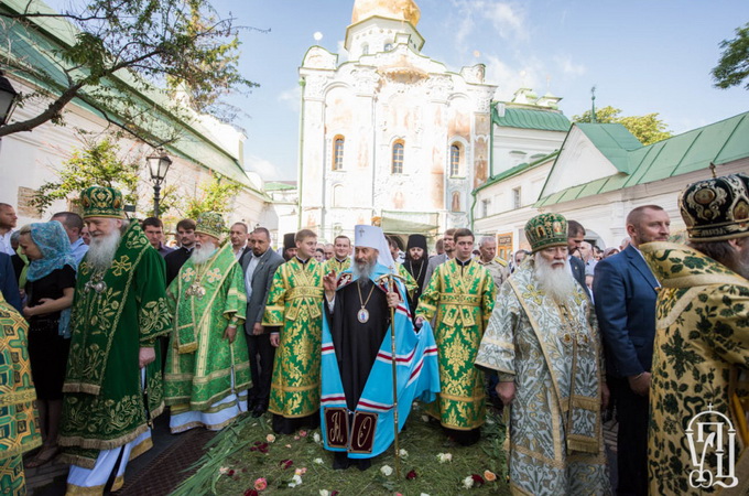 В иной мир за человеком пойдут только его плоды любви к Богу и ближнему, – Предстоятель УПЦ