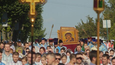 10 000 believers see in “Desiatinnaya” icon of the Holy Virgin in Kamenets-Podolsky (PHOTO)