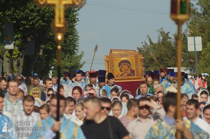 10 000 верующих встречали в Каменце-Подольском икону Богородицы «Десятинная» (ФОТО, ВИДЕО)