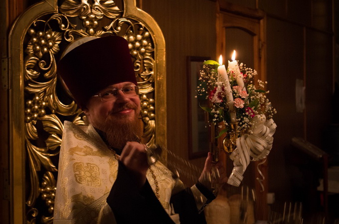 В Запорожье посвятили стихи новопреставленному священнику Александру Росю 