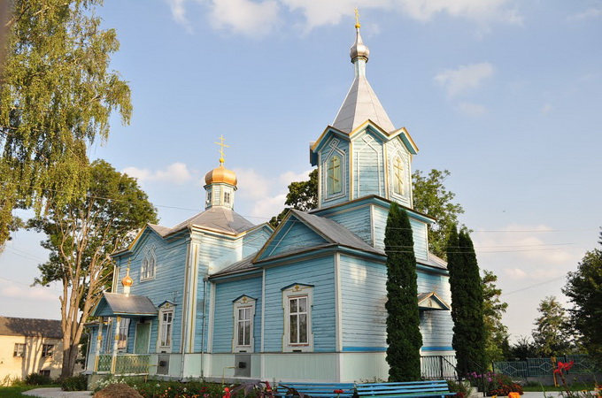 Filaret proponents try to disrupt worship of the UOC community in Kotiuzhiny (VIDEO)