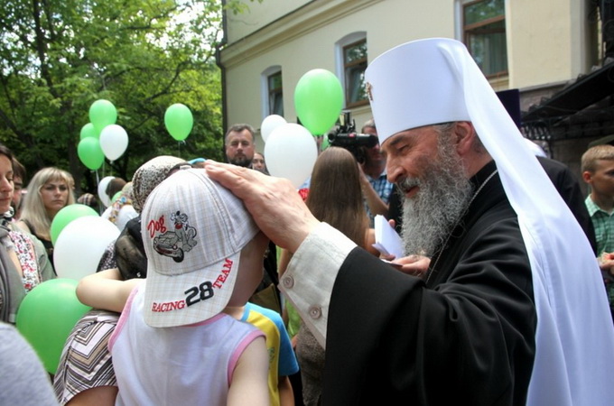 На Преображение Господне Предстоятель УПЦ поздравит малообеспеченных детей