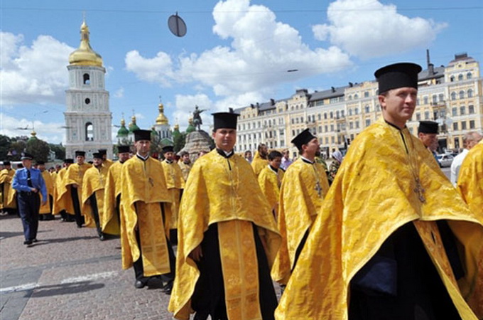 Clerics of the Kiev Patriarchate secretly pray in UOC churches, – publicist