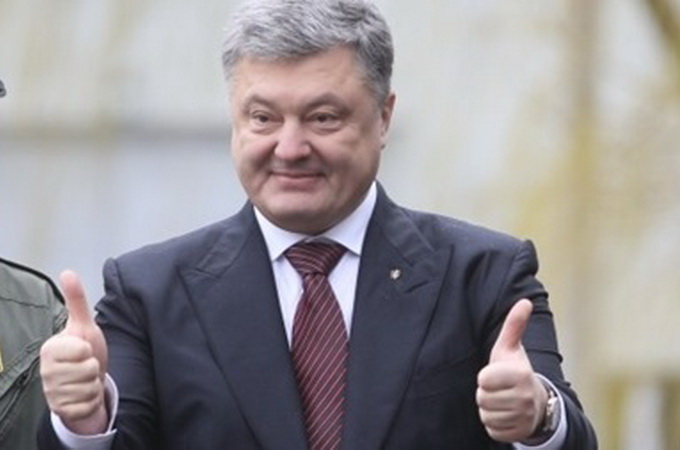 In Lviv Poroshenko shows up in public to a song about Jesus Christ (VIDEO)