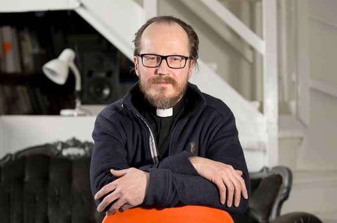 Венчавший однополые пары пастор в Финляндии получил выговор от епархии