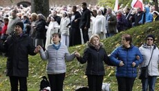 В День молитвы тысячи поляков на границе попросили Бога о сохранении страны