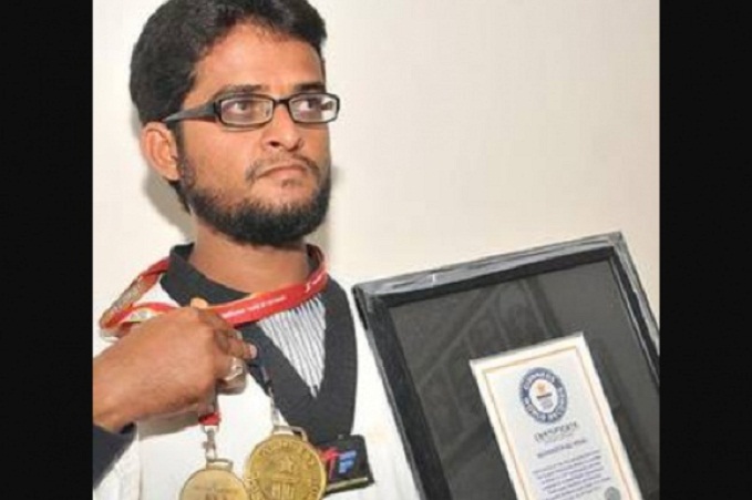Имам из Индии попал в Книгу рекордов благодаря своей технике тхэквондо