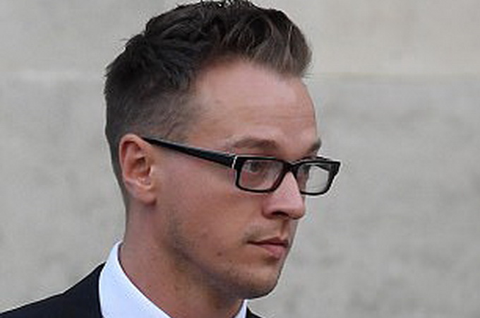 Английский гей посчитал приемную дочь сатаной и убил ее