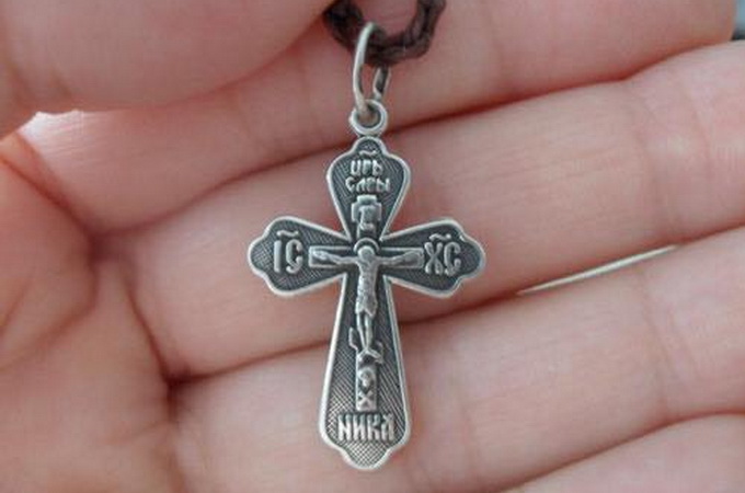 После скандала детсад отменил запрет на ношение крестиков