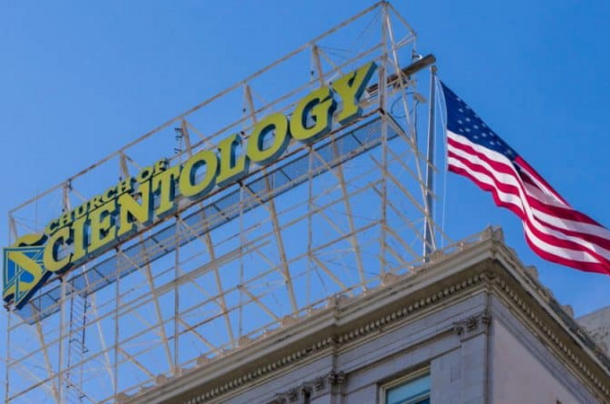 Трамп хочет снова заставить Церковь саентологии платить налоги