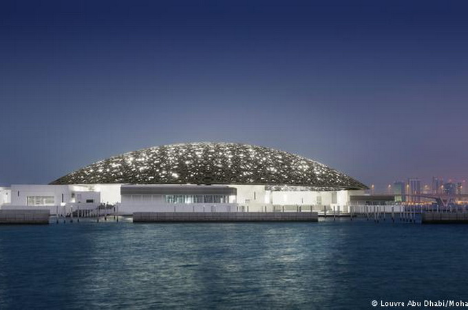 В арабском Лувре выставили экспонаты, посвященные истории иудаизма