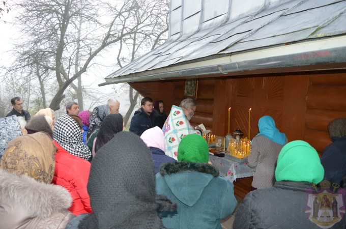 «Епископ» КП под защитой полиции провел службу в захваченном храме УПЦ