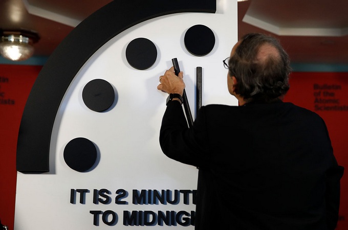 Американские аналитики прогнозируют «Судный день» через «две минуты»