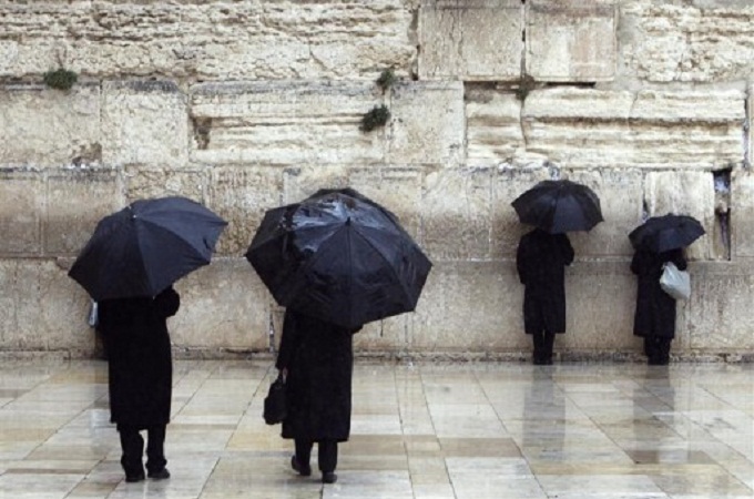 Главный раввин Израиля попросил иудеев прекратить молиться о дожде