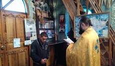 Клирики Коломыи освятили помещения колонии и окрестили осужденного