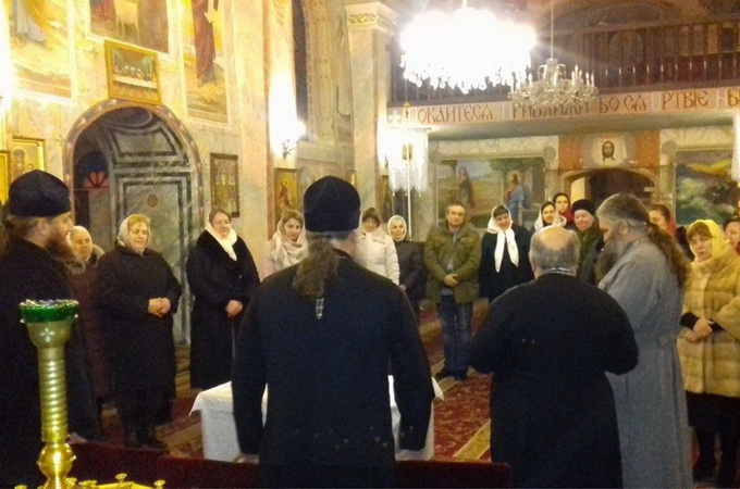 В Ужгороде прошла первая внебогослужебная встреча духовенства и верующих