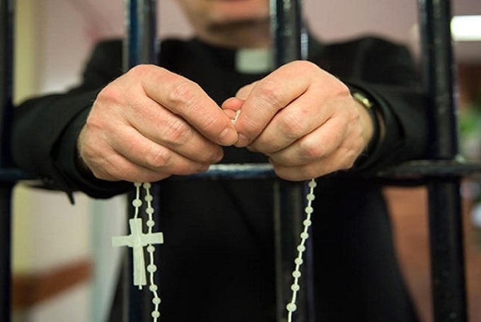 В Британии тюремного капеллана уволили за «христианский экстремизм»