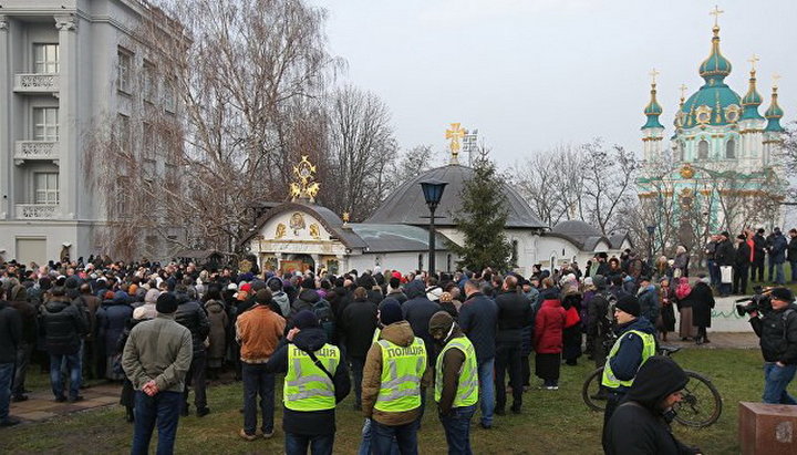 Ходатайство в поддержку Десятинного храма собрало более 20 тысяч подписей 