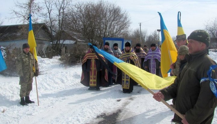 В останню путь бійця проводжали товариші по службі