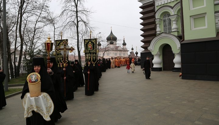 В Киеве почтили память основательницы Свято-Покровского монастыря