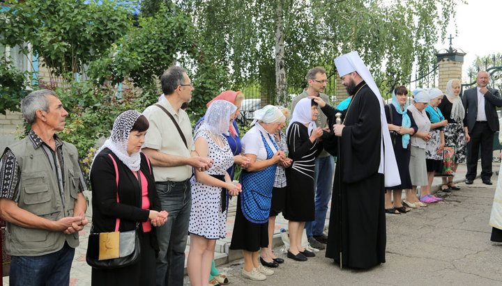 Митрополит Горлівський і Слов'янський Митрофан благословив паству селища Вірівка