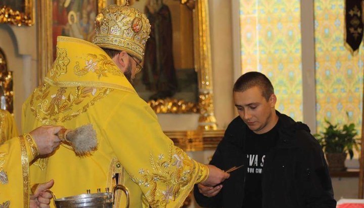 Awarding of Sergei Sternenko with the medal of the Kyiv Patriarchate 