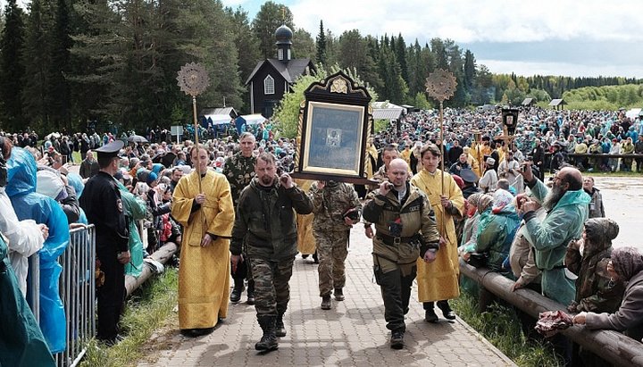 Прибуття хресного ходу в село Великорецьке