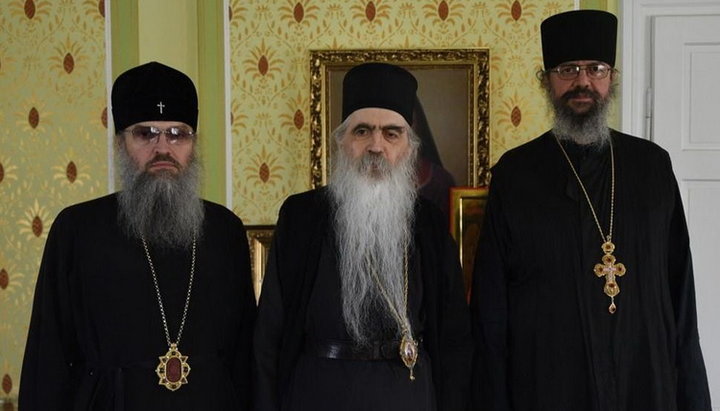 Bishop Irinej of Bačka meets Metropolitane Luke in the Kovilj Monastery in Serbia