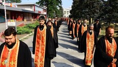 В Запорожье провели крестный ход в память о жертвах политических репрессий