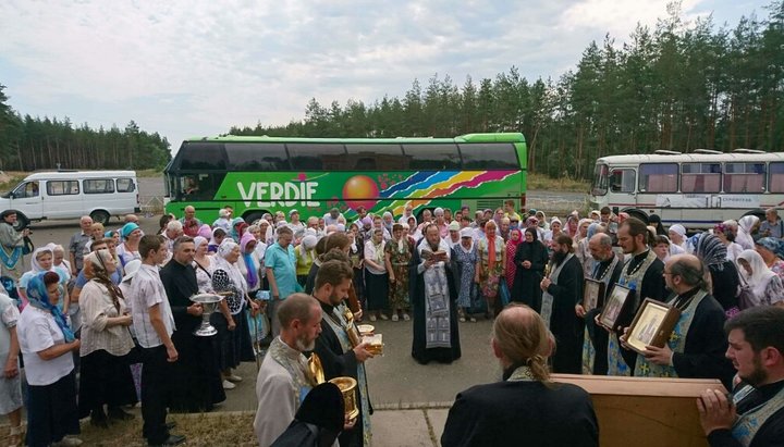 В Сєвєродонецькій єпархії вшанували чудотворний образ Божої Матері «Троєручиця»