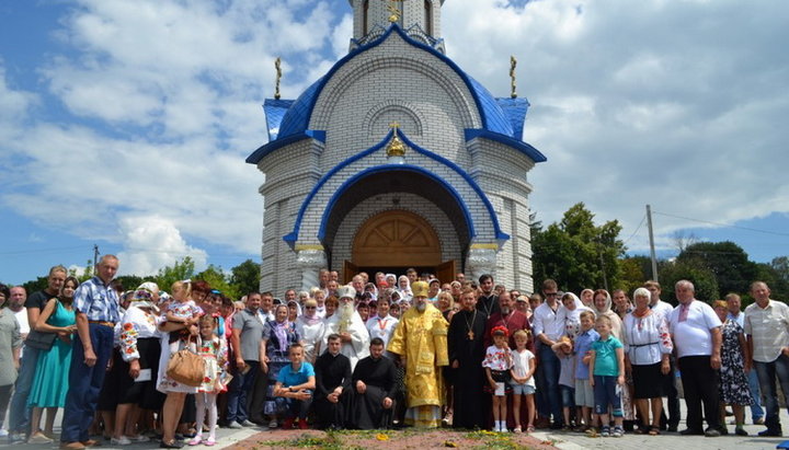 Архієпископ Уманський і Звенигородський Пантелеімон звершив освячення храму в с. Острівець