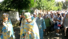 В Полтавській єпархії пройшов хресний хід з молитвою за мир в Україні