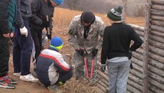 У Маріуполі пастор відправив дітей рити окопи через воєнний стан